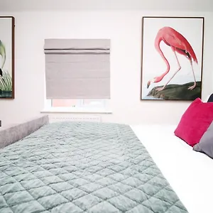 K Suites - City-centre 4 Bed House - 2 Free Parking Holiday home