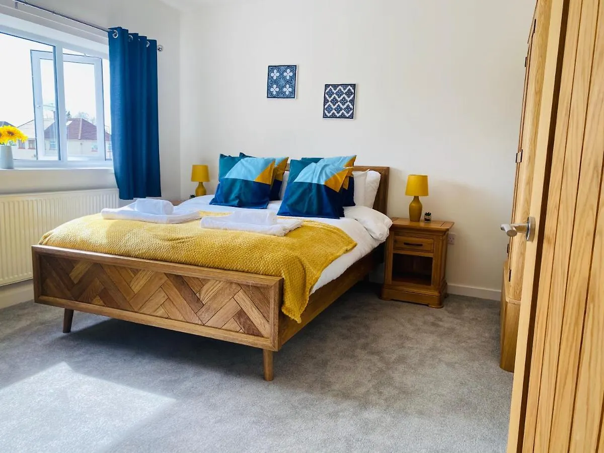 Holiday home Modern Family Home With Off-Road Parking Cardiff United Kingdom