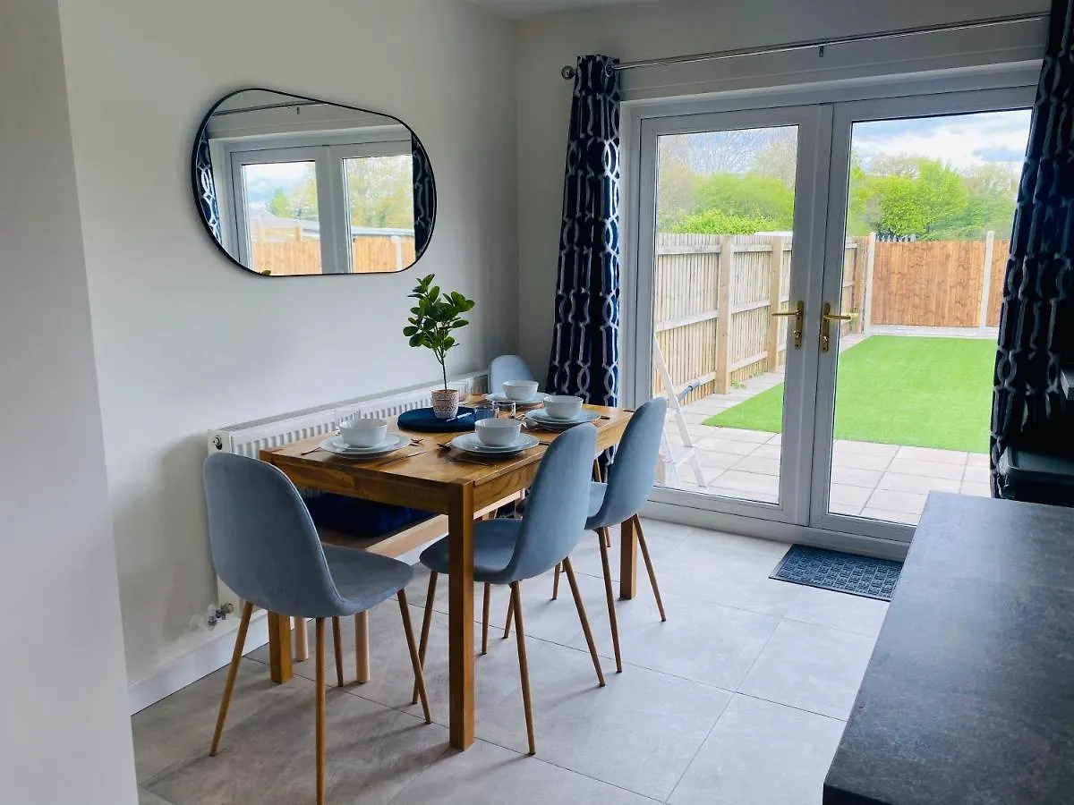Holiday home Modern Family Home With Off-Road Parking Cardiff